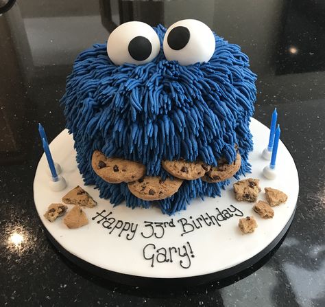 Cookies Monster Cake, Cookie Monster 1st Birthday Smash Cake, Foods For Kids Birthday Party, Cookie Monster Cake Ideas, Cookie Monster Recipes, Cookie Monster Birthday Cake, Cookie Monster Theme Party, Cookie Monster Smash Cake, Cookie Monster Baby Shower Cake