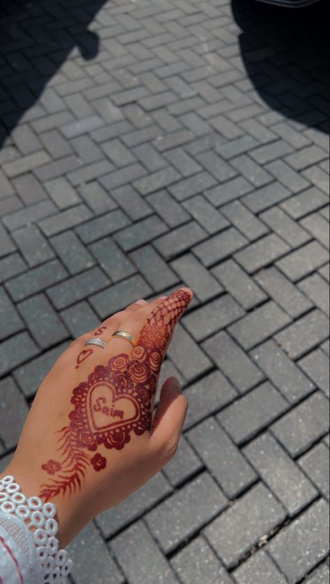 Simple heart mehndi design. Heart Mehandi Designs, Heart Mehndi Designs Simple, Heart Design Mehndi, Heart Mehndi Designs, Heart Mehndi, Latest Mehndi Designs Wedding, Heart Henna, Hand Mehendi, Mehandi Designs Easy