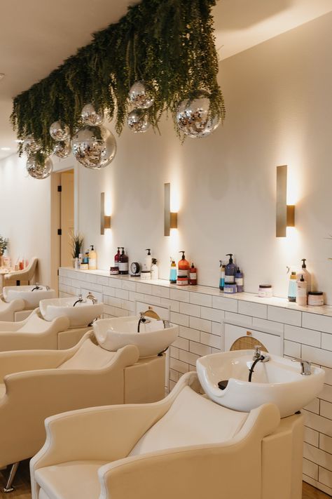 Shampoo Rooms In Salons, Hair Salon Shampoo Station, Wash Bowls Salon, Hair Washing Station Home, Shampoo Area In Salon Interior Design, Best Hair Salon Design, Salon Shampoo Station Ideas, Shampoo Bar Salon Ideas, Modern Salon Waiting Area