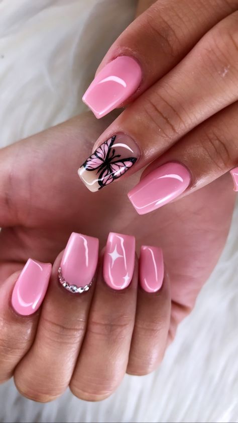 Pink butterfly nails 💕🦋 Butterflies Nails, Nails Butterfly, Butterfly Nail Designs, Cute Pink Nails, Cute Short Nails, Light Pink Nails, Hot Pink Nails, Butterfly Nail Art, Pink Nail Designs