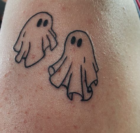 5sos Small Tattoos, Ghost Of You Tattoo, 2 Ghosts Tattoo, Ghosts Holding Hands Tattoo, Two Ghost Tattoo, Ghost Couple Tattoo, Two Ghosts Tattoo Harry Styles, Harry Styles Pumpkin, 5sos Inspired Tattoos