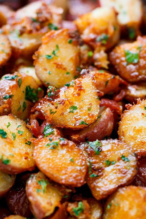 Roasted Garlic Butter Parmesan Potatoes, Garlic Butter Parmesan Potatoes, Butter Parmesan Potatoes, Roasted Garlic Butter, Parmesan Potato Recipe, Parmesan Roasted Potatoes, Potatoes Roasted, Garlic Roasted Potatoes, Parmesan Potatoes