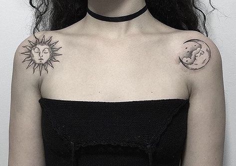 Sun And Moon Tattoos, Tattoo Sonne, Shoulder Tats, Moon Sun Tattoo, Pola Tato, Moon Tattoos, Muster Tattoos, Moon Tattoo Designs, Sun Tattoos