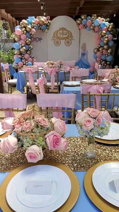 Pink And Blue Princess Party, Cincoañera Party Ideas, Cinderella Table Decorations, Theme Quinceanera Ideas, Princess Birthday Party Centerpieces, Cinderella First Birthday Party, Cincoñera Ideas, Castle Theme Party, Cinderella Theme Birthday Party