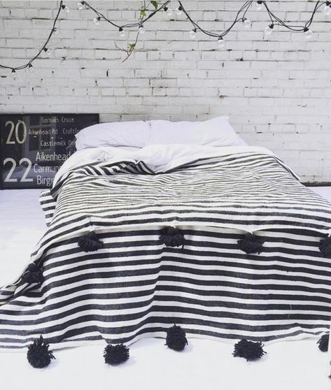 Hot selling Beautiful Moroccan Pompom Blanket, Pom Poms, Boho Blanket, Bed Cover White with Black St Pompom Blanket, Moroccan Throw Blanket, Pom Pom Throw Blanket, Moroccan Pom Pom Blanket, Blanket With Tassels, Pom Pom Throw, Pom Pom Blanket, Boho Blanket, Cal King Bedding