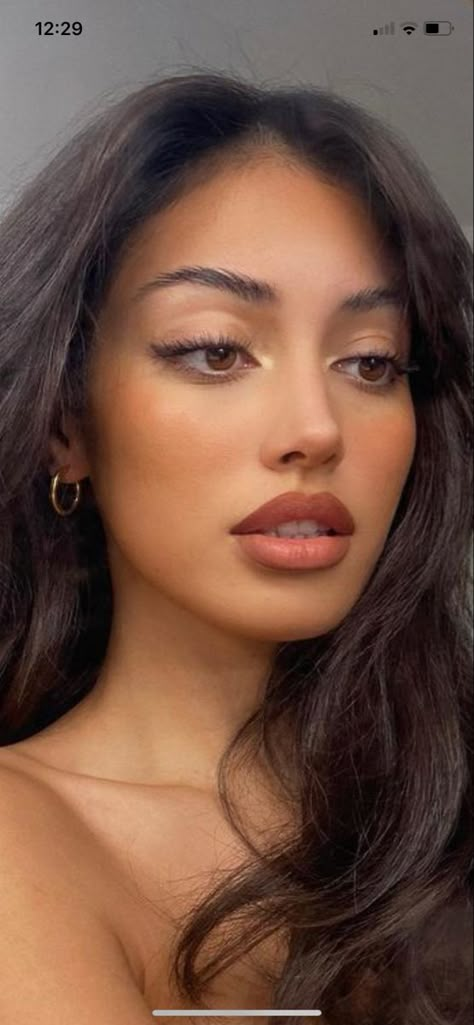 Warm Tone Makeup, Woman Long Hair, Teknik Makeup, Warm Makeup, Red Carpet Makeup, Romantic Makeup, Brown Girls Makeup, Ideas De Maquillaje Natural, Winged Eye