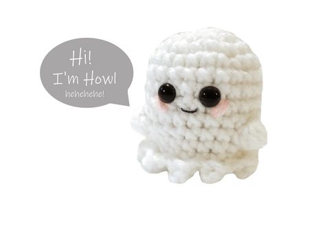 Howl, the littlest Ghost | Cafè del Craft Bulky Yarn Crochet Blanket, Bulky Yarn Crochet, Crochet Fall Decor, Thrifty Crafts, Crochet Ghost, Cold Hands Warm Heart, Loom Knitting Stitches, Crochet Holiday, Ghost Pattern