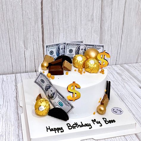 Cake With Money Design, Dollar Cake Design For Men, Dollar Cake Design, Money Cake Ideas For Men, Money Themed Cake, Quinceañera Decor, Man Cakes, Camera Cakes, Cake Design For Men