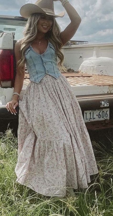 Southern Style Outfits Summer, Farmers Market Dress Outfit, Floral Dress With Cowgirl Boots, Pretty Country Outfits, Prairie Style Dress Outfit, Rustic Prom Dress, Western Outfits Vintage, Pink Nfr Outfits, Women’s Vintage Outfits