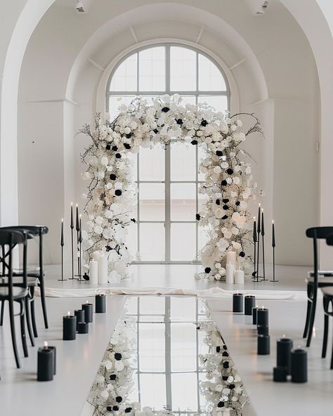 The concept of a black and white chamber wedding 🤍🩶🖤 #mg_eventdesign Black Wedding Aisle Decor, Black And White Wedding Minimalist, Black And White Wedding Arch Ideas, Black Tie Wedding Ceremony, Classic Black And White Wedding Decor, Black Wedding Aisle, Black Wedding Arch, Black White And Champagne Wedding, Black Aisle Runner