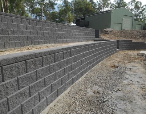 Budget-Friendly Gardening Landscape Projects Retaining Walls With Stairs, Patio Retaining Wall Ideas, Tiered Retaining Wall, Manly House, Concrete Block Retaining Wall, Besser Block, Yard Ideas Backyard, Concrete Retaining Walls, Sloped Yard