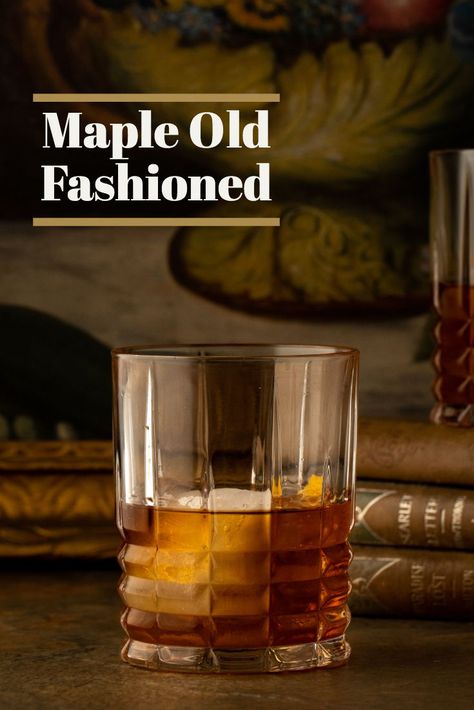 Maple Old Fashioned, Whiskey Cocktails Easy, Maple Cocktail, Whisky Cocktail, Apple Cocktail, Cocktail Syrups, Whiskey Cocktail, Bourbon Drinks, Winter Cocktails