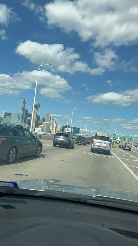 dallas texas skyline in traffic San Antonio Texas Aesthetic, San Antonio Aesthetic, Dallas Texas Aesthetic, Texas Pictures, Downtown Dallas Texas, Luxury Motivation, Texas Life, Dallas Skyline, Airport Pictures