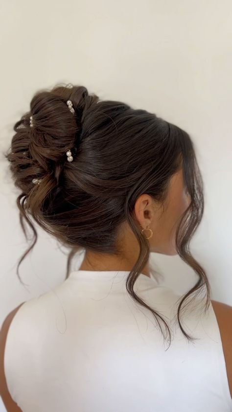 Instagram Pulled Back Wedding Hair, Veil With Updo, Wedding Updo High, High Pony Wedding Hair, High Bun Wedding Hair, Bridal Hairstyles Updo, High Updo Wedding, Glam Wedding Hair, High Bun Wedding