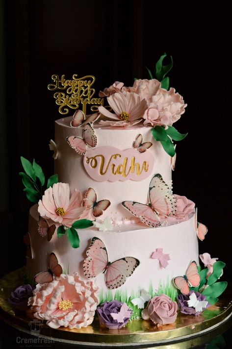 Enchanted Cake Design, Fairy Enchanted Cake, Purple Enchanted Forest Cake, Enchanted Garden Birthday Theme, Garden Design Cake, Butterfly Garden Cake Ideas, Fairy Garden Theme Cake, Enchanted Forest Themed Cake, Enchanted Forest Theme Birthday Cake