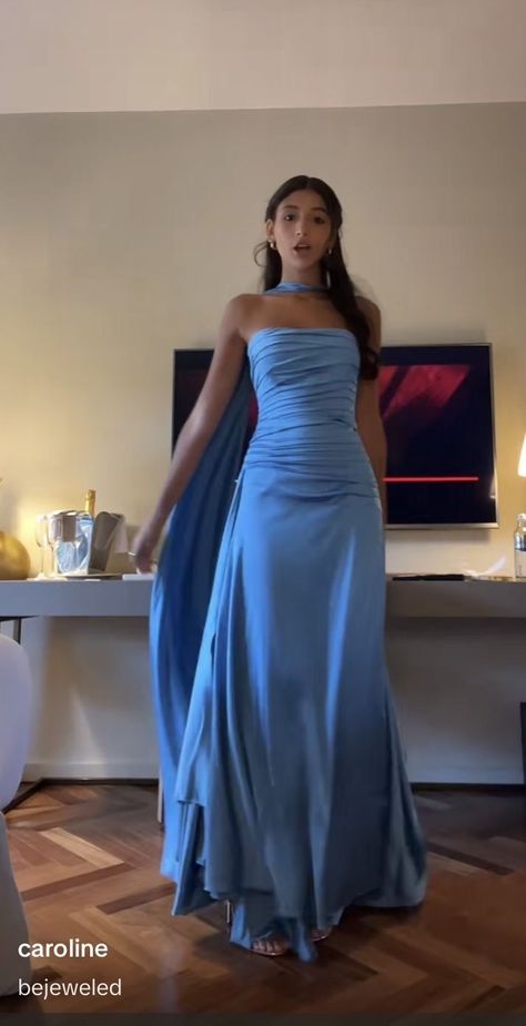 Blue Concert Outfit, Dresses Couture Candy, Blue Long Prom Dress, Graduation Ball, Adele Concert, Prom Dress Blue, Opulent Wedding, Blue Evening Dress, Quince Dress