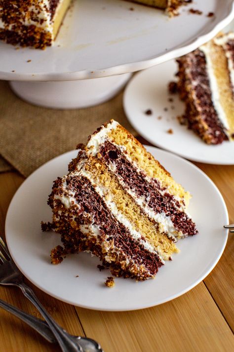 This layered Russian Sour Cream Cake is extremely moist and undetectable in the chocolate and basic cake layers! Tort Smetannik (Russian Sour Cream Cake) will become a cake recipe you'll want to make for guests or as a quick dessert! It's incredibly easy and the cream frosting moistens the cake layers without any syrup! No one will tell there's sour cream (smetana) in this amazing cake! Russian Desert, Balkan Desserts, Honey Cake Recipe Easy, Russian Cake, European Cakes, Russian Honey Cake, Honey Cake Recipe, Russian Desserts, Russian Cakes