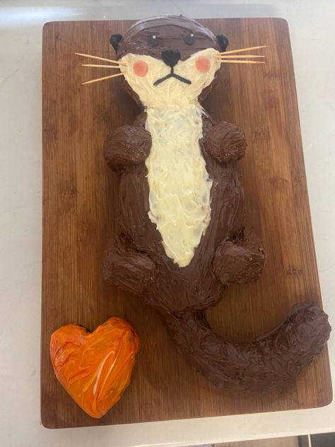 Otter Cakes Birthday, Otter Birthday Party Decorations, Otter Cake Ideas, Sea Otter Cake, Otter Cupcakes, Otter Birthday Cake, Otter Birthday Party, Otter Party, Animal Birthday Cake