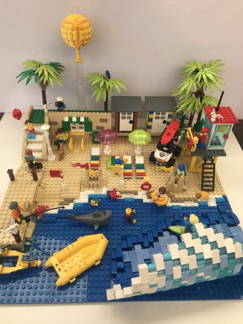 Lego Competition Ideas, Lego Beach Ideas, Lego Village Ideas, Lego Ocean, Lego Window, Lego City Display, Lego Beach, Easy Lego Creations, Lego House Ideas