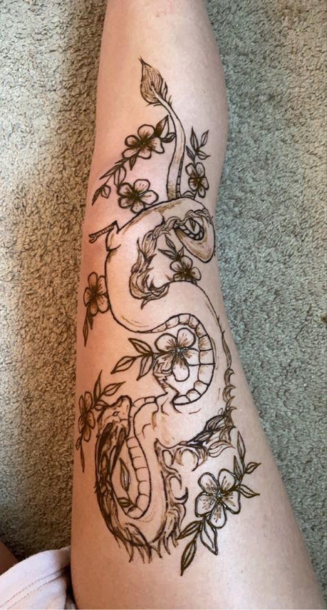 Henna Calf Designs, Leg Drawings Tattoo Easy, Henna Toe Designs, Henna Thigh Designs Easy, Henna On Legs Design, Henna Dragon Designs, Henna Leg Tattoo Designs, Henna Ideas Leg, Henna Tattoo Designs Dragon