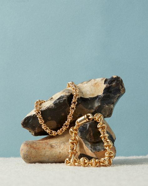 Jewellery Still Life, Fine Jewelry Photography, Fond Studio Photo, Jewelry Shop Display, Jewellery Photography Inspiration, Fashion Still Life, Jewelry Product Shots, Ribbon Bracelet, Creative Jewelry Photography