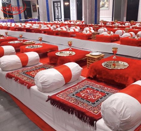 Dinner Seating Arrangement, Goth Setup, Rajasthani Decor, Event Venue Design, Venue Design, Market Decor, Wedding Lunch, Simple Stage Decorations, Sitting Arrangement