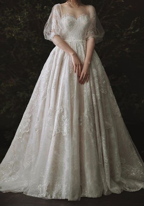 Historically Inspired Wedding Dress, 1600 Wedding Dress, Wedding Dress Victorian Style, Wedding Dresses 1800s Style, Cozy Wedding Dress, Mcm Wedding Dresses, Medieval Inspired Wedding Dress, Howls Moving Castle Wedding Dress, Whimsical Garden Wedding Dress