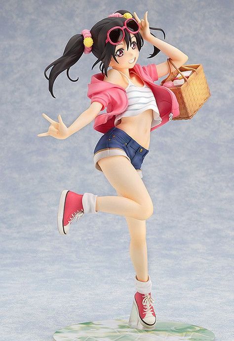 Action Figures Anime, Nico Yazawa, Anime Figurine, Diamond Comics, Energetic Body, Modelos 3d, Anime Lindo, Anime Figurines, Figure Poses