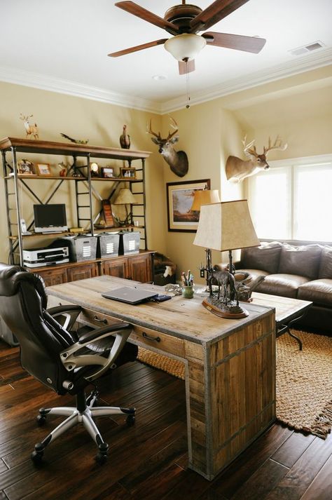 Modern Home Office Design For Men, Rustic Office Design, Modern Rustic Office, Rustic Office Decor, Office Rustic, Home Office Man Cave, Rustic Home Offices, Office Decor Professional, Rustic Office