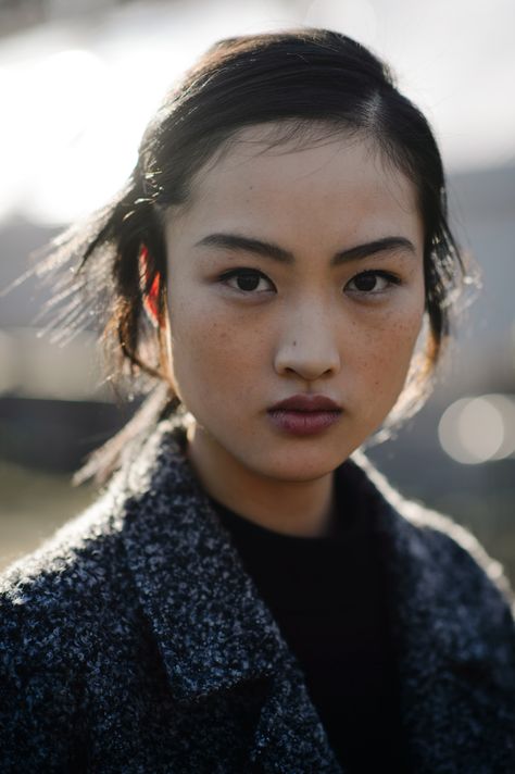 Jing Wen | Paris Found on https://le21eme.com/jing-wen-paris-2/ Aline Penhallow, Sport Makeup, Shadowhunters Aesthetic, Jing Wen, Dark Artifices, Face Study, Artistic Pictures, Model Street Style, Women Street