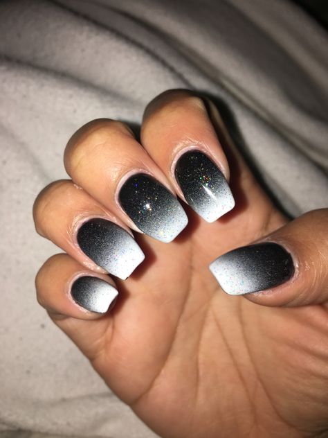 Black and white ombré nails Black And White Ombre Nails, White Ombré Nails, Black And White Ombre, White Ombre Nails, Black Prom Nails, Stars Nails, Black Ombre Nails, Black And White Nail Designs, Black And White Nail