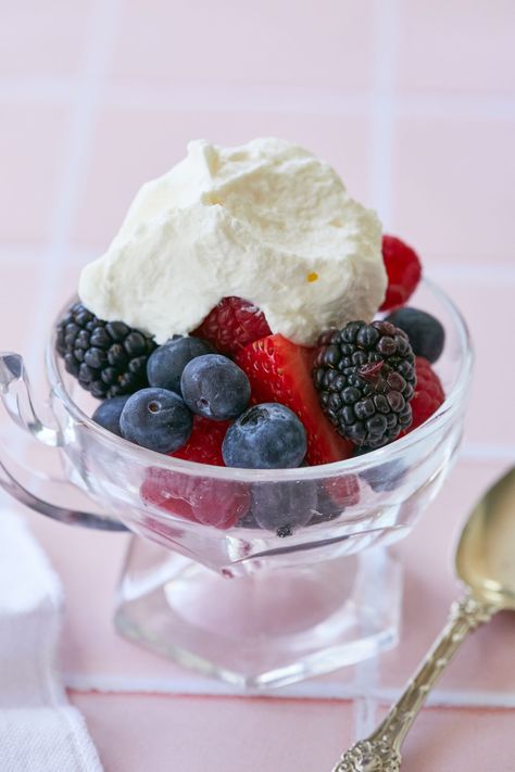 Crème Fraiche Whipped Cream is the perfect sweet topping for fresh berries Red White And Blue Desserts, Food Recipes Quick, Make Sour Cream, Whipped Cream Desserts, Patriotic Treats, Homemade Sour Cream, Super Easy Desserts, Bigger Bolder Baking, Recipes With Whipping Cream