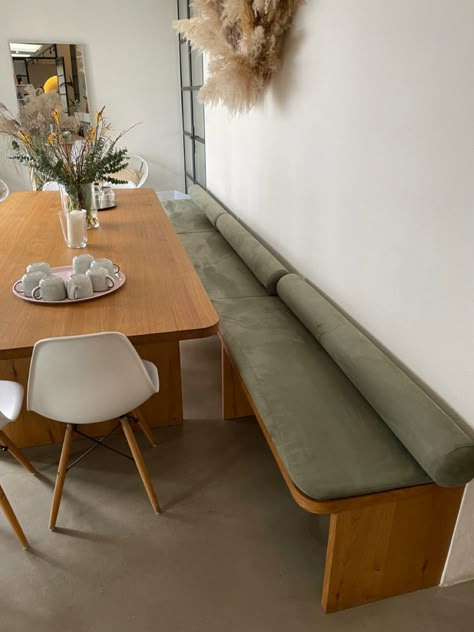 Booth Dining Table, Booth Seating In Kitchen, Banquette Ideas, Built In Bench Seating, Bench Seat Dining, Banquette Dining, Dining Booth, Banquette Seating In Kitchen, Dining Room Bench Seating