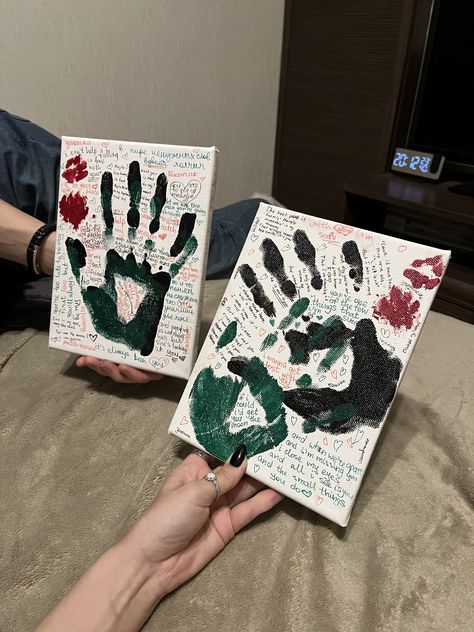 hand prints date idea for couples Painting Date Ideas With Friends, Couple Crafts To Do Together, Paint Ideas With Boyfriend, Bf And Gf Hand Print Painting, Paint Hands Couple, Handprint Art Couples, Hand Print Painting For Couples, Couples Hand Print Painting, Couple Painting Date Ideas