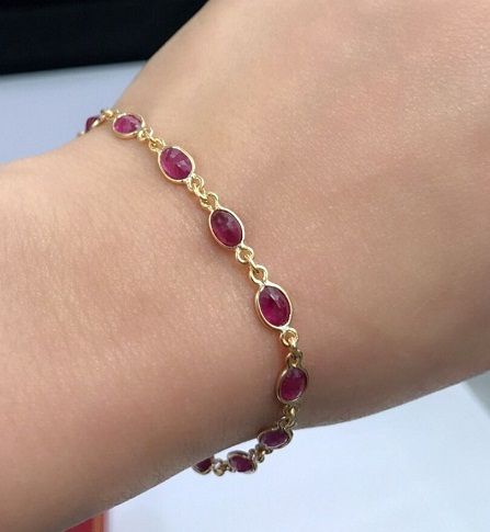 Top 9 Fantastic Look Ruby Bracelets in Fashion Ruby Bracelets, Gold Bangles For Women, Red Beaded Bracelet, Gold Chain Design, Ruby Bracelet, Mens Fashion Watches, Black Beaded Jewelry, Gold Ring Designs, Bangles Jewelry Designs