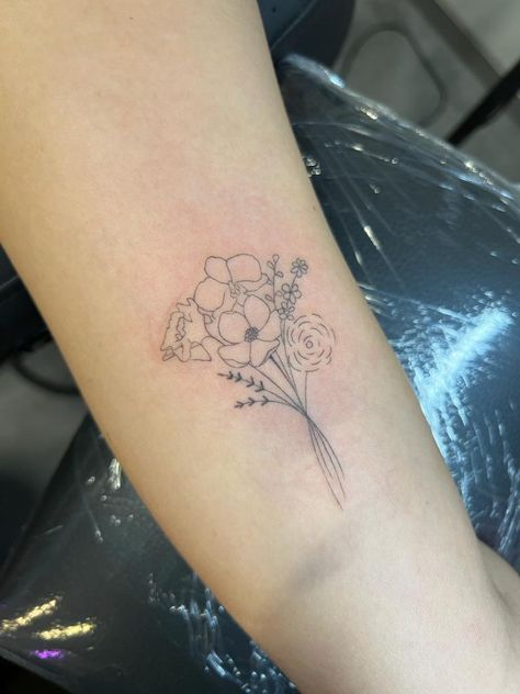 Multiple Flower Tattoo Design, Tattoo Ideas Drawn By Family, Flower Tribute Tattoo, Flower Tattoos Drawn By Family, Flower Bouquet Family Tattoo, Family Member Flower Tattoo, Grandparents Draw Flower Tattoo, Family Draw Flowers Tattoo, Family Drawn Flower Bouquet Tattoo