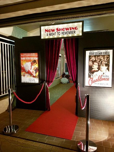 Hollywood Theme Living Room, Night At The Movies Prom Theme, Old Hollywood Event Theme, Roll Out The Red Carpet Theme, Movie Premier Themed Party, Red Carpet Hoco Theme, Movie Premiere Decorations, Broadway Themed Party Decoration, Old Hollywood Party Decor