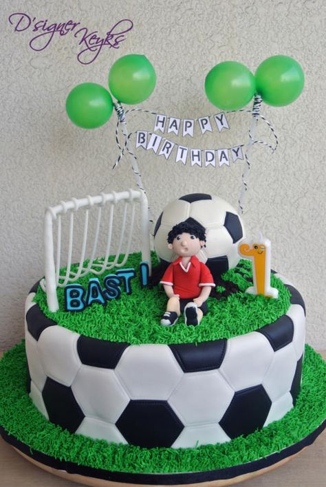 Soccer Theme Cake - Cake by Phey Soccer Theme Cake, Football Themed Cakes, Soccer Ball Cake, Soccer Birthday Cakes, Rodjendanske Torte, Football Birthday Cake, Soccer Cake, Soccer Birthday Parties, Soccer Theme