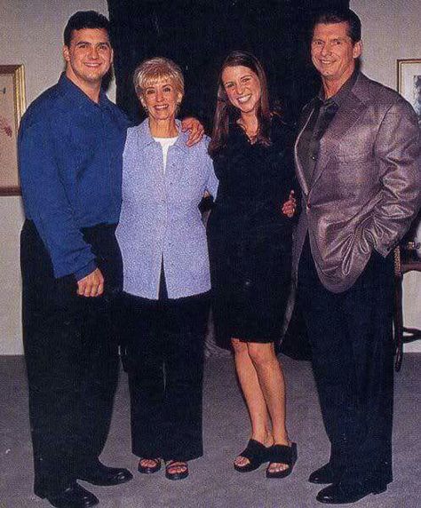 Linda Mcmahon, Mcmahon Family, Wwe Stephanie Mcmahon, Famous Families, Shane Mcmahon, Wwe Couples, Wwf Wrestling, Classic Photo, Stephanie Mcmahon