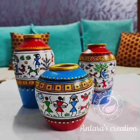 Worli Painting, Warli Art, Modern Art Canvas Painting, Diy Pottery Painting, Flower Pot Art, Pot Painting, Painted Pots Diy, زجاج ملون, Diy Glass Bottle Crafts