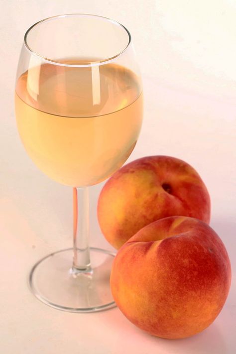 Peach And Wine Wedding, How To Make Wine At Home, Peach Wine Recipe, Wine Wedding Decorations, Mead Making, Making Wine At Home, Wine Making Recipes, Homemade Wine Recipes, Apple Wine