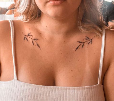 Collar Bone Henna Tattoo, Collar Bone Leaves Tattoos For Women, Leaf On Collar Bone Tattoo, Greenery Collar Bone Tattoo, Collar Bone Tattoo Plus Size, Collarbone Tattoo Leaf, Leafy Collar Bone Tattoo, Vines On Collar Bone Tattoo, Nature Collar Bone Tattoo