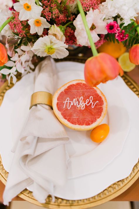 Gold Charger Plates, Orange Centerpieces, Acrylic Place Cards, Citrus Wedding, American Party, Wedding Colours, Wedding Place Settings, Party Places, White And Orange