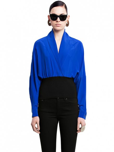 Which Collar is Best For Your Style? via @WhoWhatWear Electric Blue Top Outfit, Electric Blue Shirt Outfit, Electric Blue Shirt, Blue Blouse Outfit, Blue Top Outfit, Fall Winter Fashion Trends, Blue Outfit, Blouse Outfit, Silk Crepe