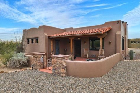 Modern Cob House, Hacienda House Exterior, Mexican Style Homes Exterior, Adobe House Exterior, Desert Home Exterior, Pueblo Style House, Mud Homes, Villa House Design, Spanish Villa Home