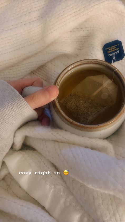 Coffee At Night Instagram Story, Tea Night Time Story, Can't Sleep Ig Story, Winter Aesthetic Instagram Story, Cozy Story Instagram, Night Tea Instagram Story, Relax Captions For Instagram, Cozy Instagram Stories, Instagram Story Ideas Aesthetic Night