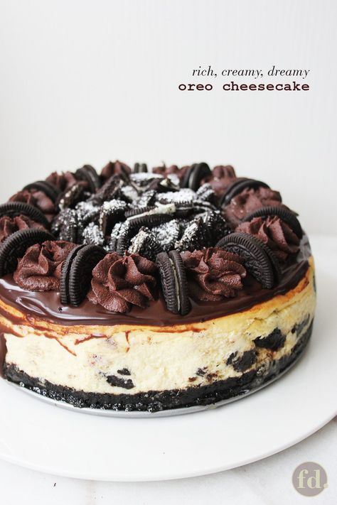 Fun Cheesecake Recipes, Oreo Cake, Oreo Cheesecake, Fun Baking Recipes, Decadent Chocolate, Cheesecake Recipes, Just Desserts, Sweet Recipes, Love Food