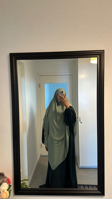 Vert Dark Green Abaya, Green Abaya, Elegant Wardrobe, Dark Green Dress, Dark Winter, Green Dress, Dark Green, Wardrobe, Green