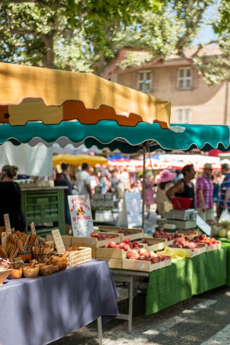 French Farmers Market Aesthetic, French Farmers Market, Provence Market, In Another Lifetime, Honey Cheese, Market Photography, Market Aesthetic, Another Lifetime, Illesteva Sunglasses