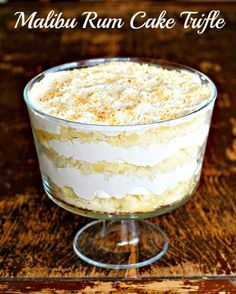 Trifle With Lady Fingers, Malibu Rum Cake, Mousse Trifle, Dessert Trifle, Sweets Homemade, Oreo Trifle, Trifle Bowl Recipes, Cake Trifle, Trifle Cake